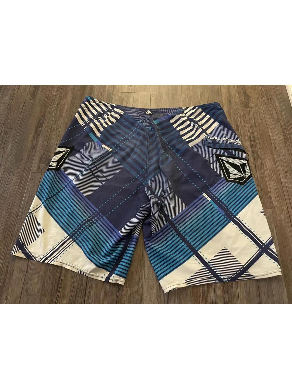 Y2K Volcom Annihilator Bruce Irons Board Shorts Sz 36 Surf